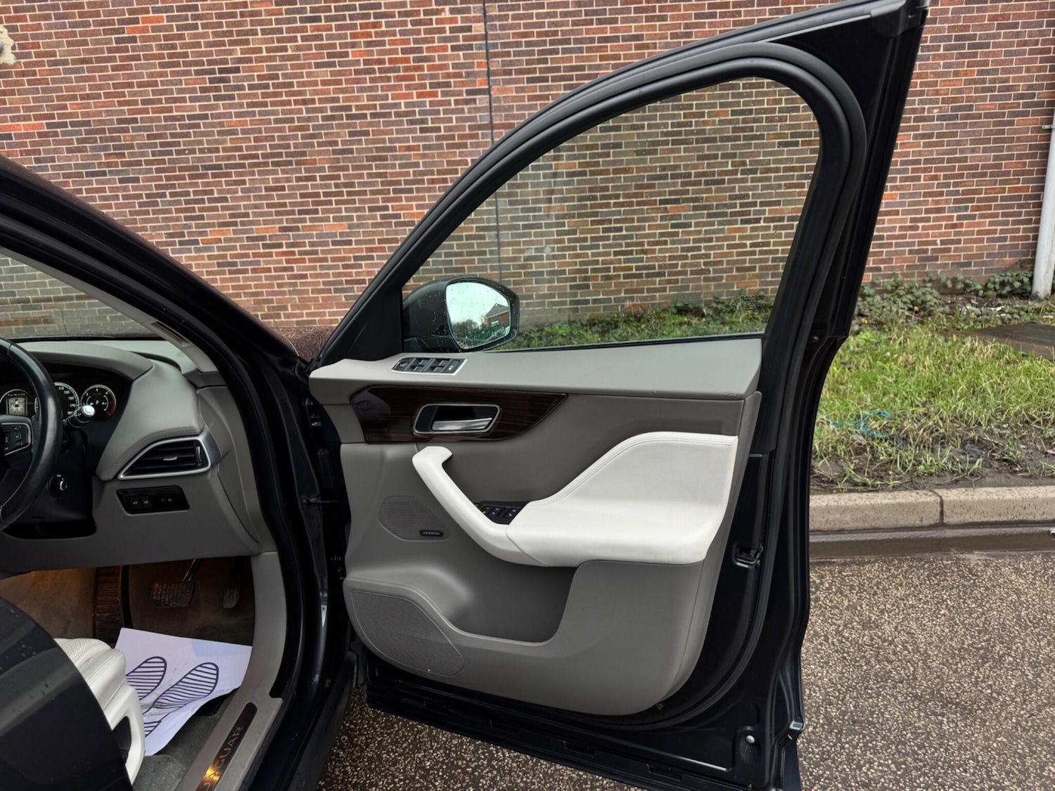 Used Jaguar F-Pace 2017 for sale - 77305285: Photo 42