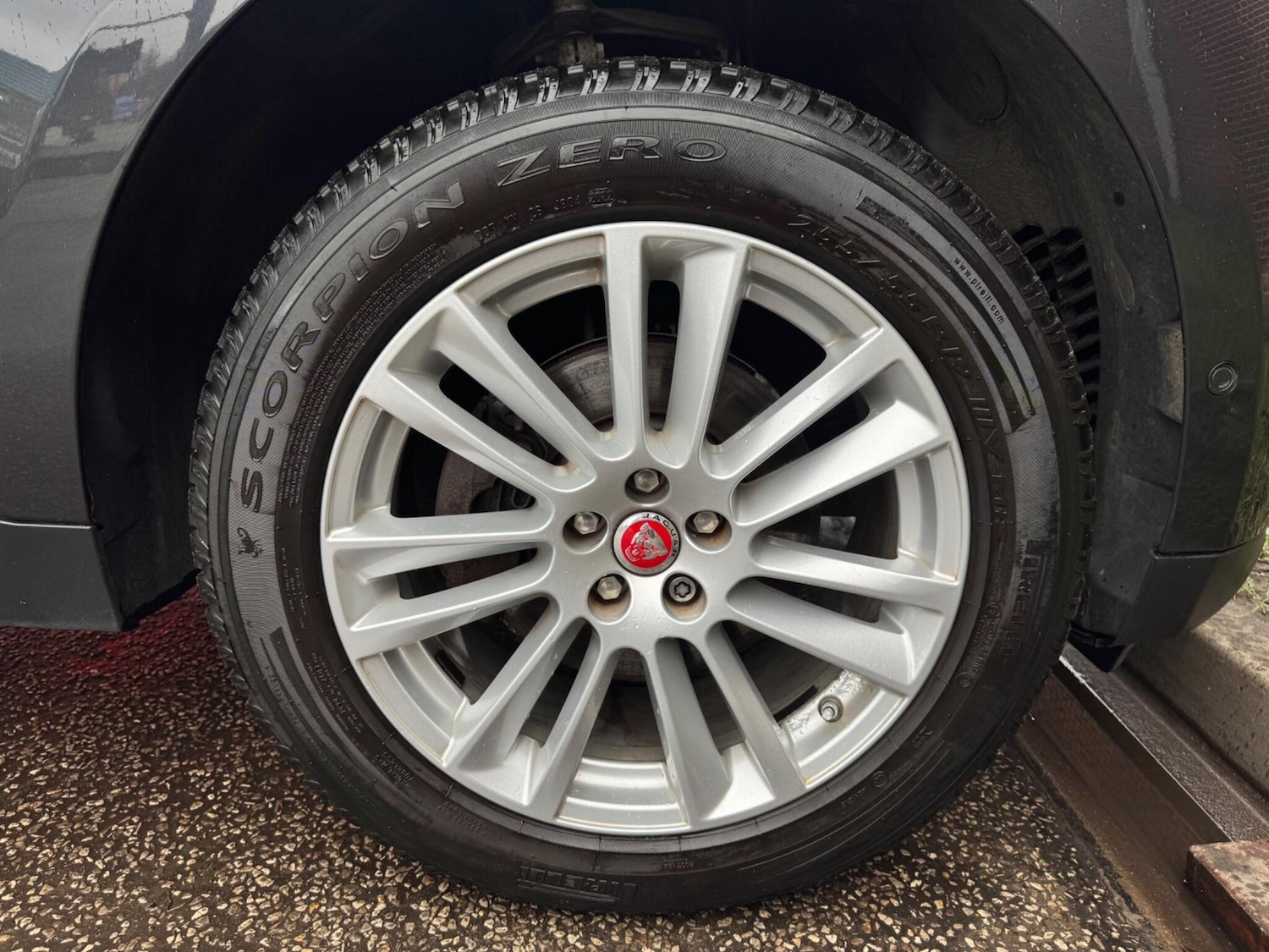 Used Jaguar F-Pace 2017 for sale - 77305285: Photo 45