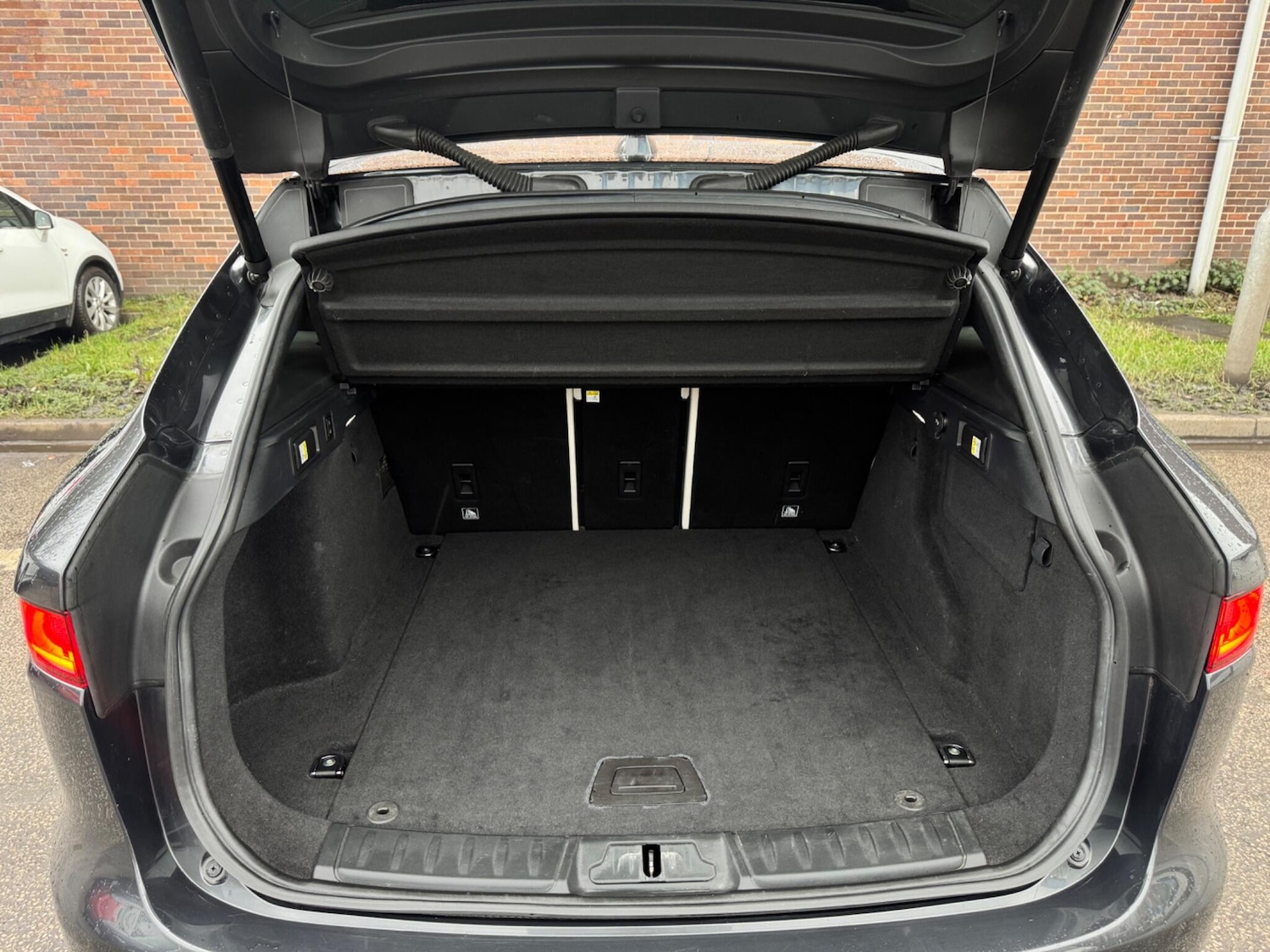 Used Jaguar F-Pace 2017 for sale - 77305285: Photo 48