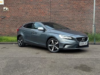 Used Volvo V40 2019 for sale - 79647341: Photo