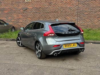 Used Volvo V40 2019 for sale - 79647341: Photo