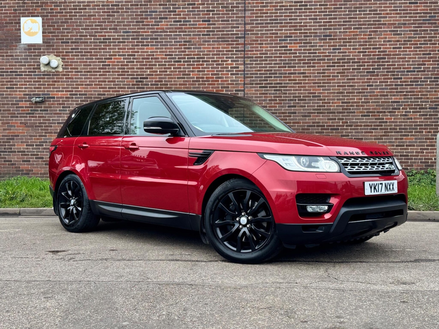 Used Land Rover Range Rover Sport 2017 for sale - 76269668: Photo 1