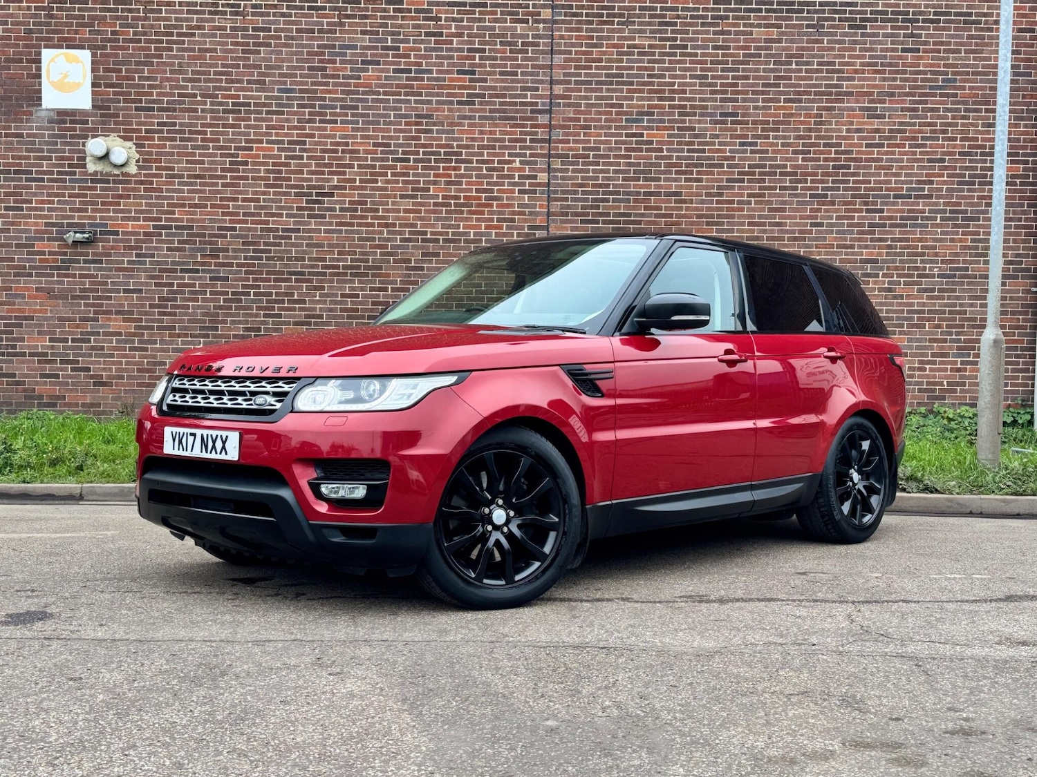 Used Land Rover Range Rover Sport 2017 for sale - 76269668: Photo 2