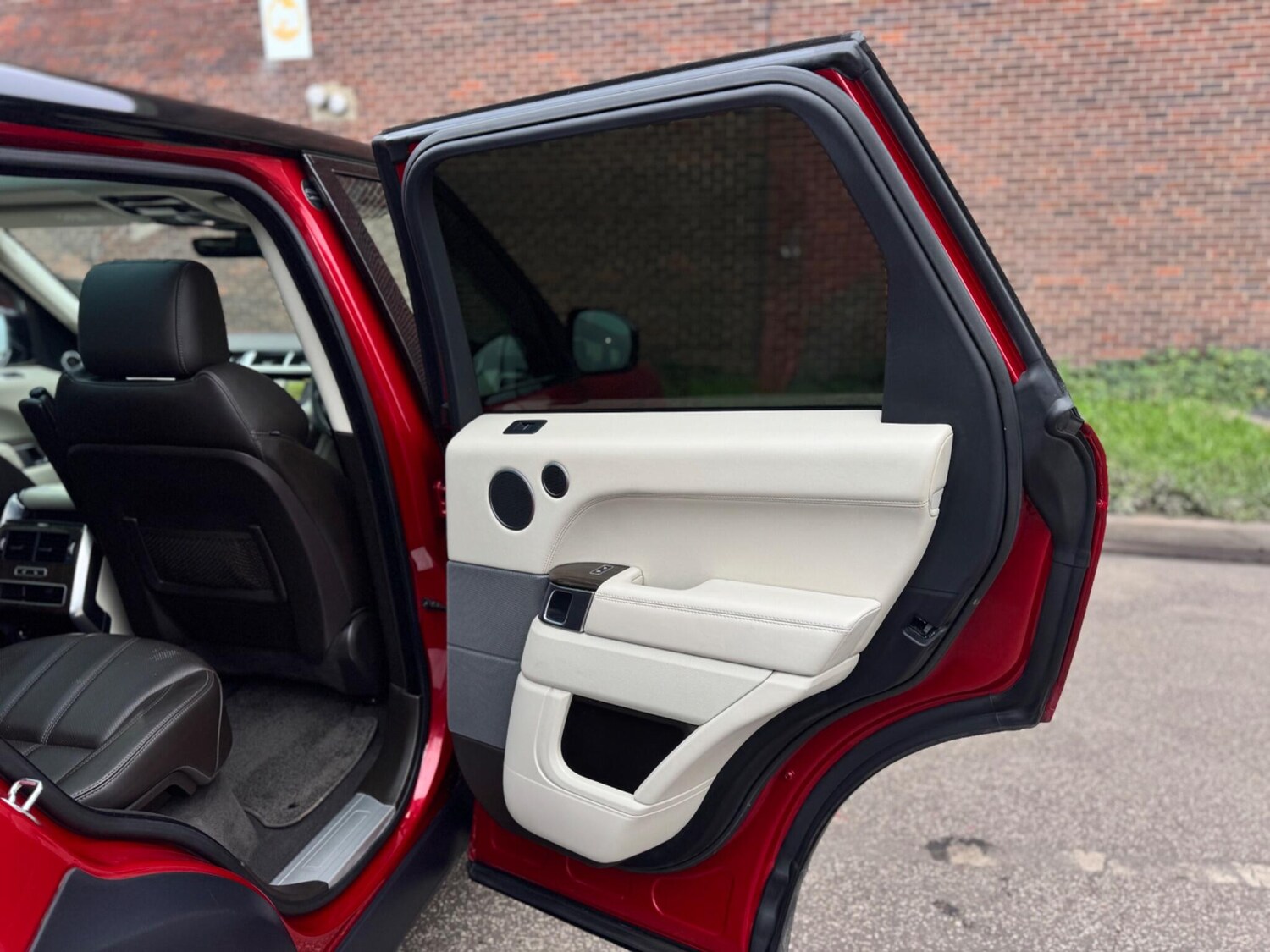 Used Land Rover Range Rover Sport 2017 for sale - 76269668: Photo 35