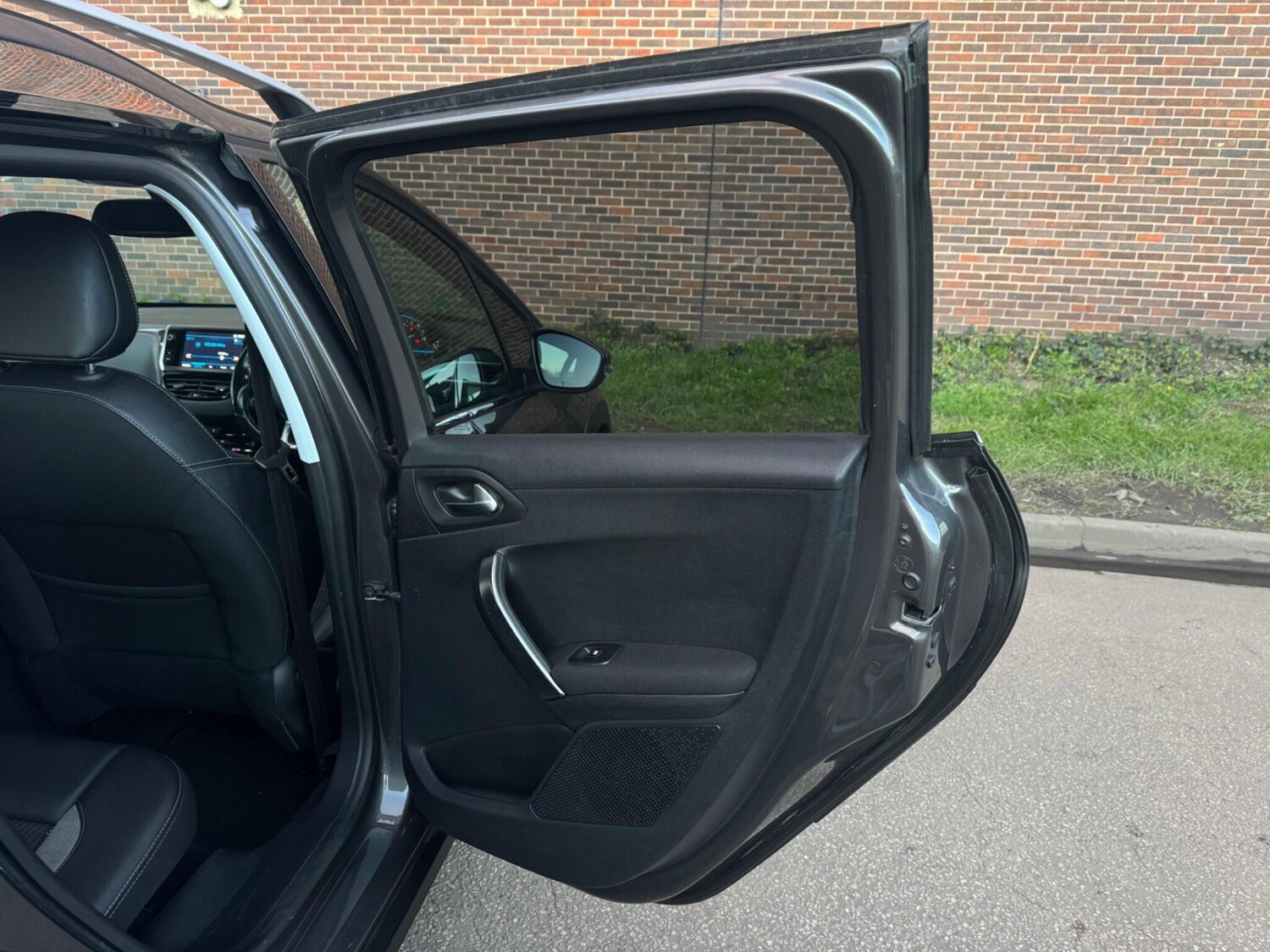 Used Peugeot 2008 2018 for sale - 78062583: Photo 36