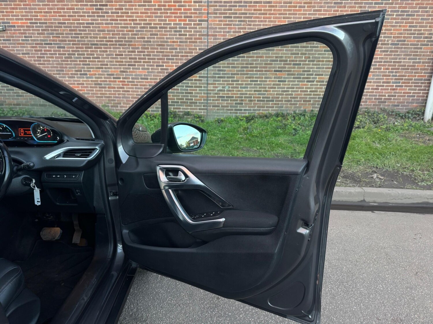 Used Peugeot 2008 2018 for sale - 78062583: Photo 38