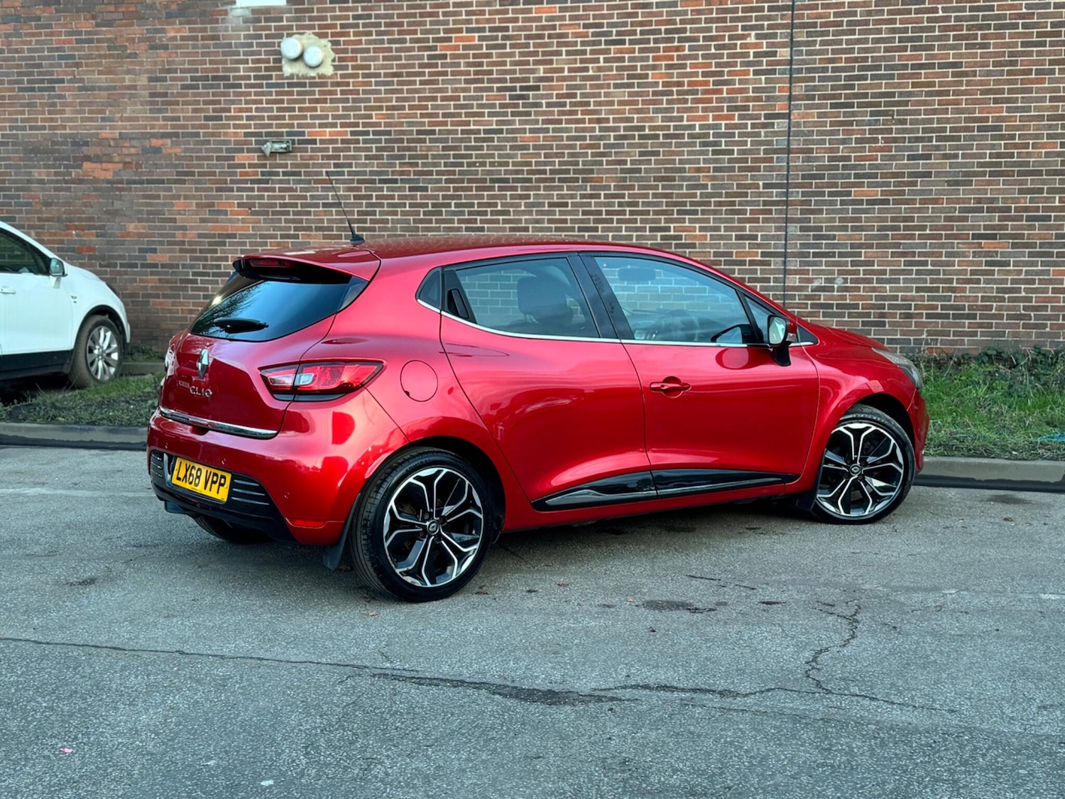 Used Renault Clio for sale - 77586762: Photo 16