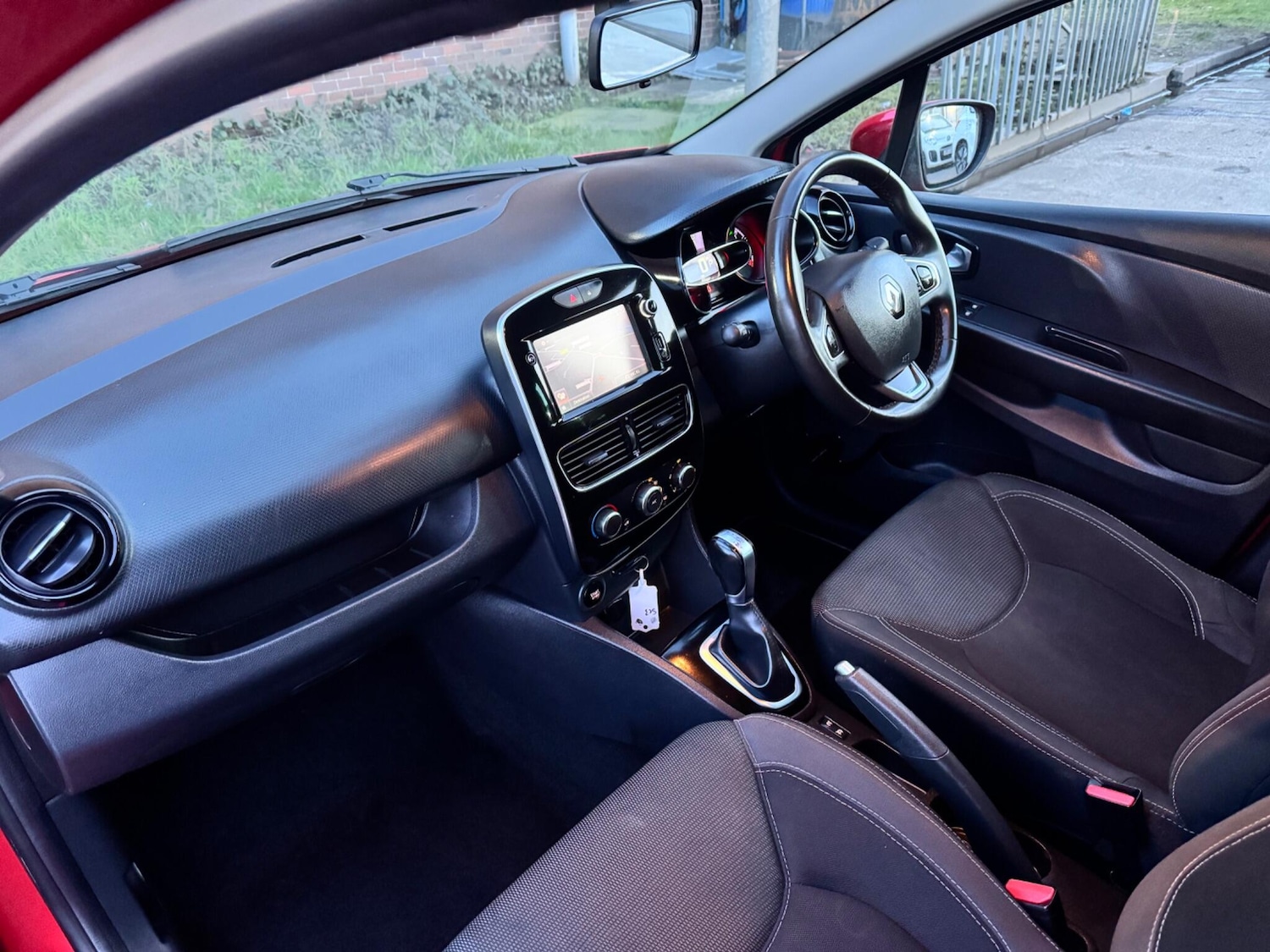 Used Renault Clio for sale - 77586762: Photo 24