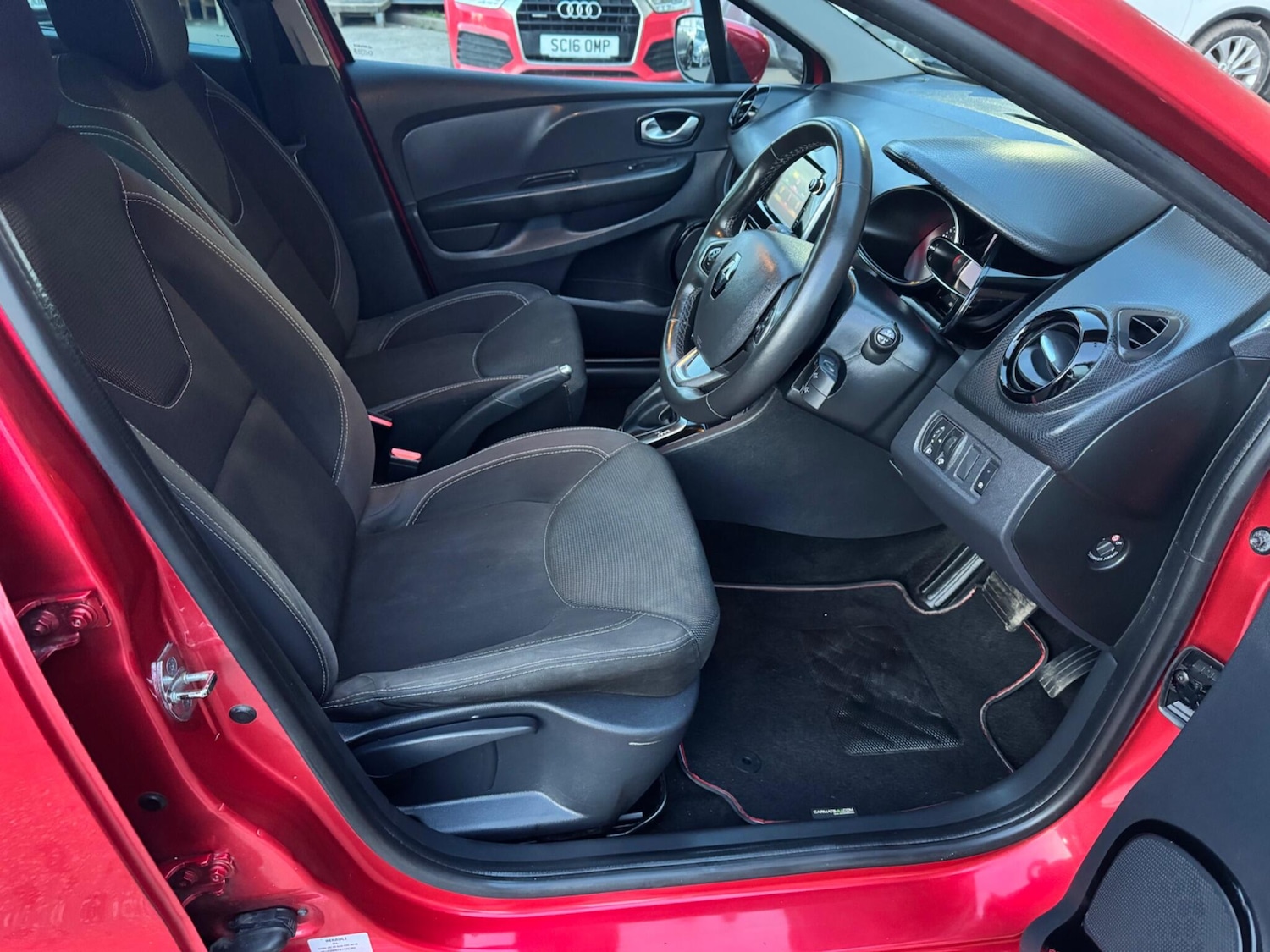 Used Renault Clio for sale - 77586762: Photo 26