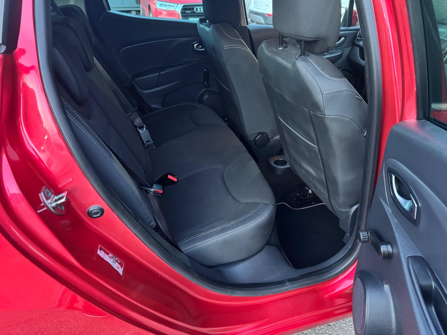 Used Renault Clio for sale - 77586762: Photo 28