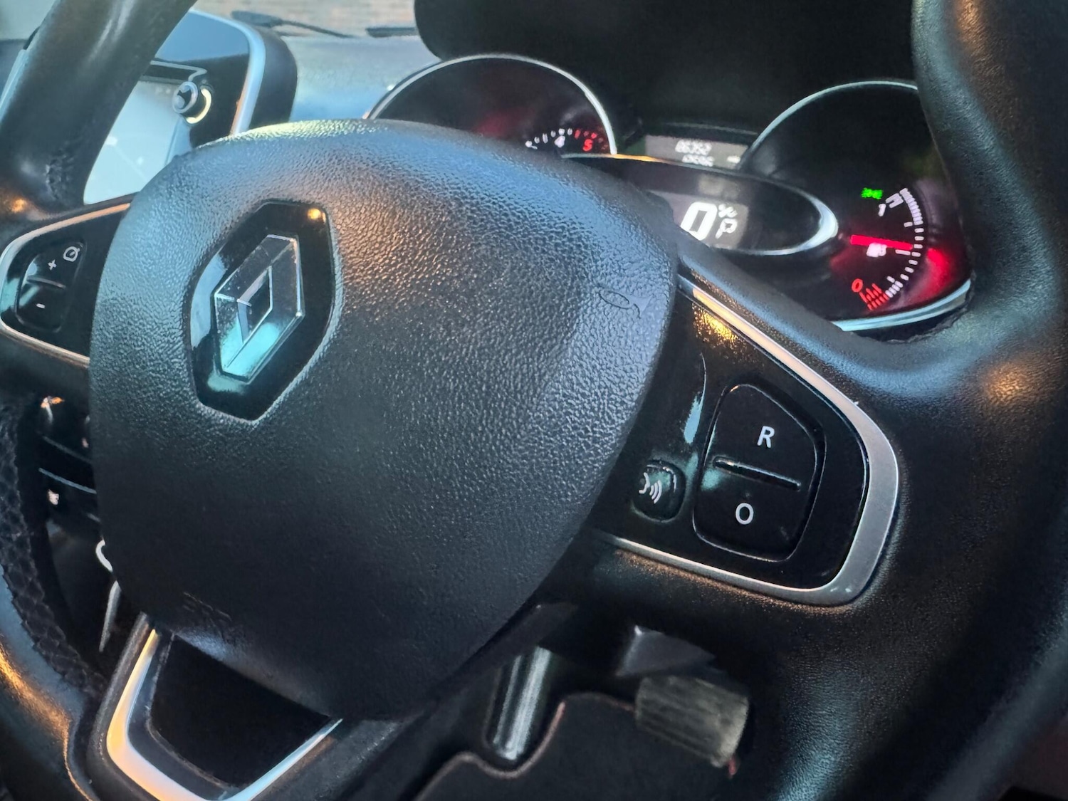 Used Renault Clio for sale - 77586762: Photo 39