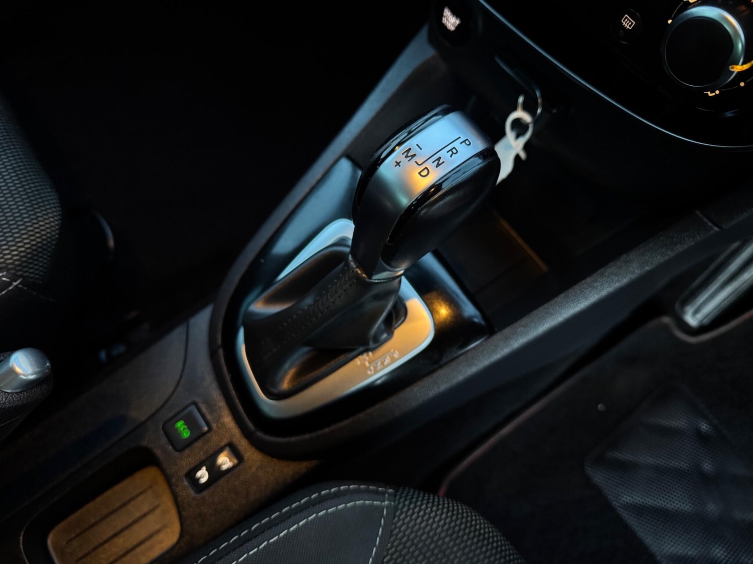 Used Renault Clio for sale - 77586762: Photo 42