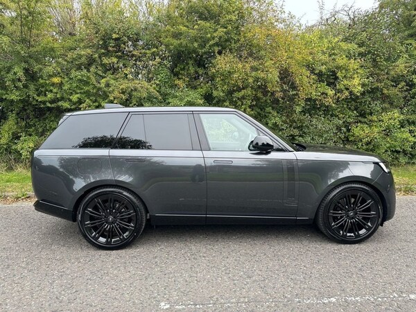 Used Land Rover Range Rover 2024 for sale - 75801237: Photo 2