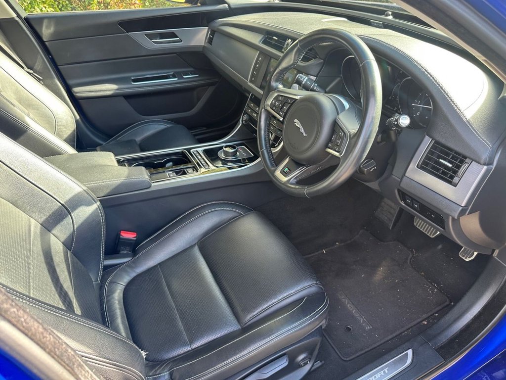 Used Jaguar XF 2017 for sale - 76367769: Photo 4