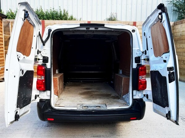 Used Vauxhall Vivaro 2022 for sale - 75998904: Photo 8