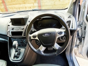 Used Ford Tourneo Connect 2020 for sale - 76010041: Photo 2