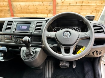 Used Volkswagen Transporter Shuttle 2019 for sale - 78111093: Photo