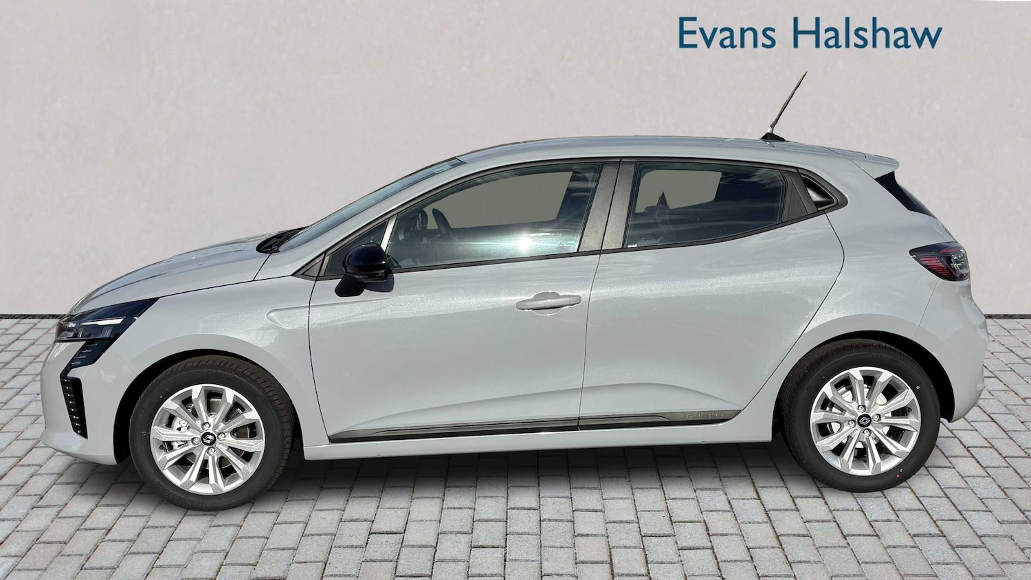 Used Renault Clio 2025 for sale - 77856578: Photo 5