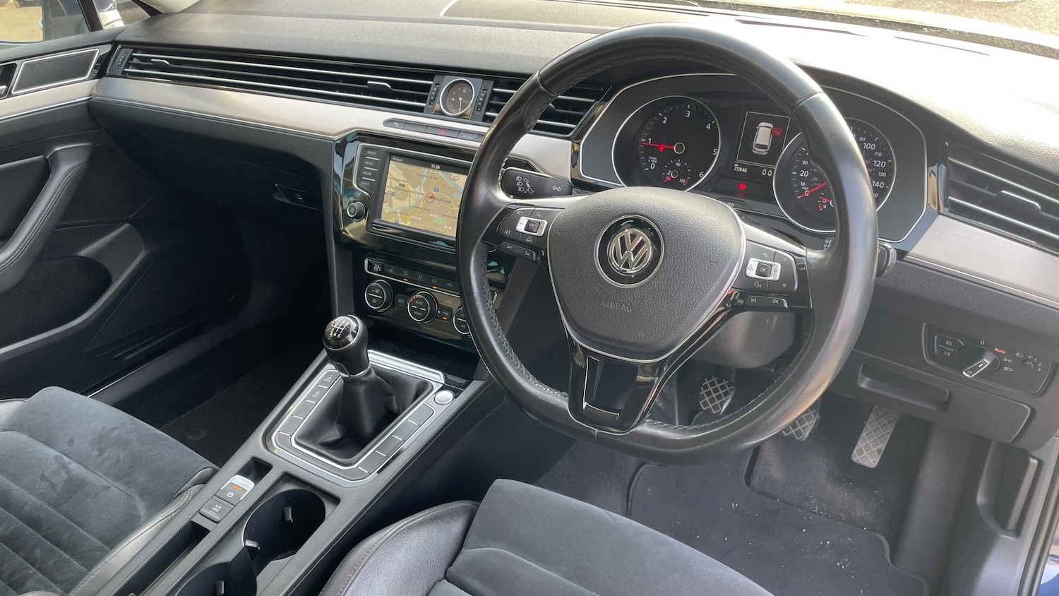 Used Volkswagen Passat 2015 for sale - 77972620: Photo 4
