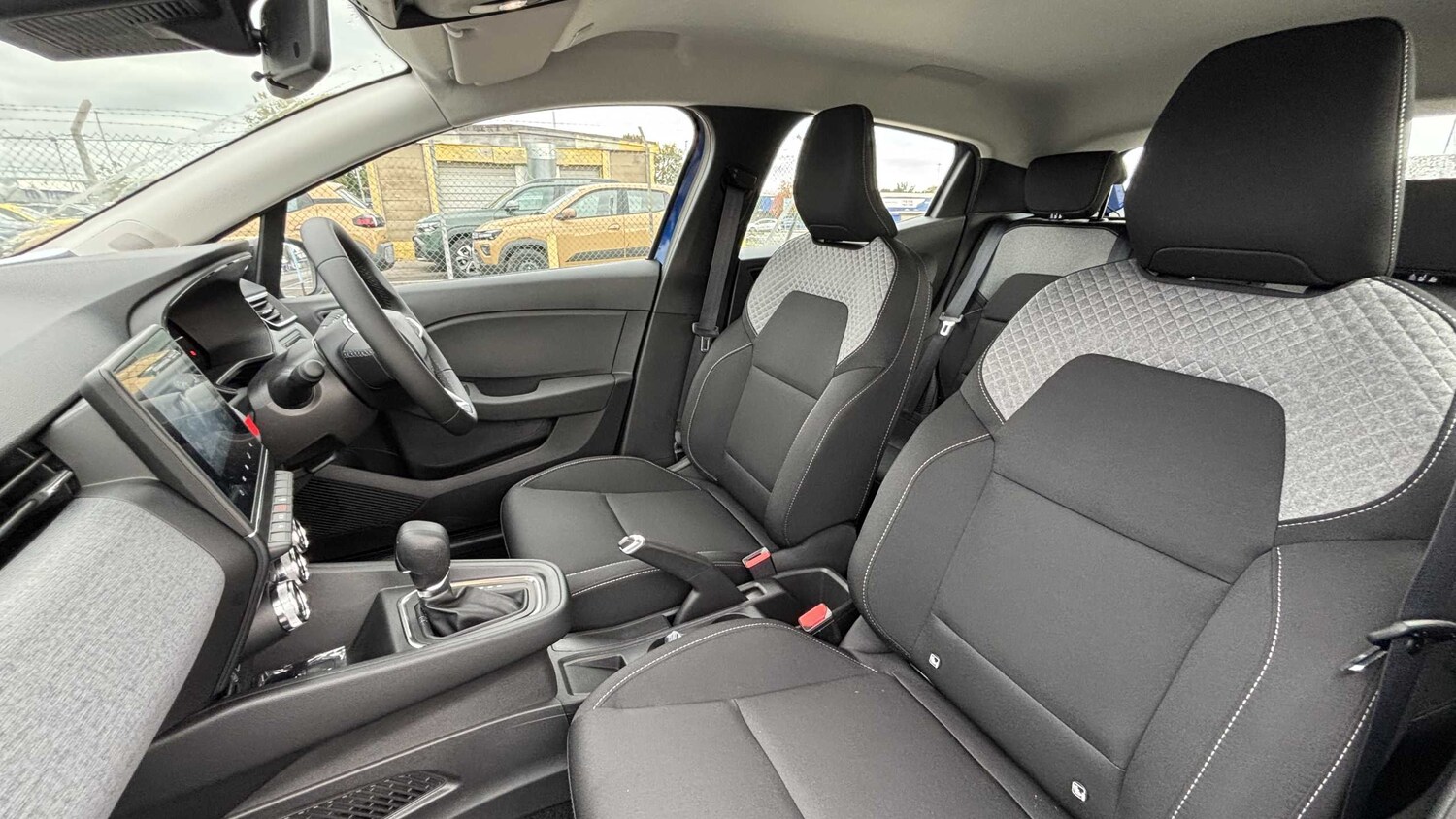 Used Renault Clio 2025 for sale - 77857988: Photo 17