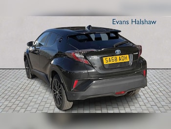 Used Toyota C-HR 2018 for sale - 79604531: Photo