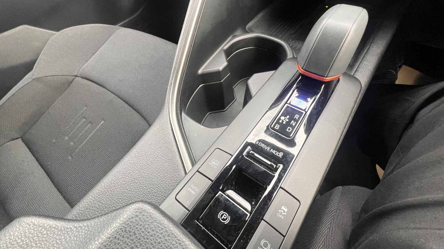 Used Toyota C-HR 2024 for sale - 77859542: Photo 20