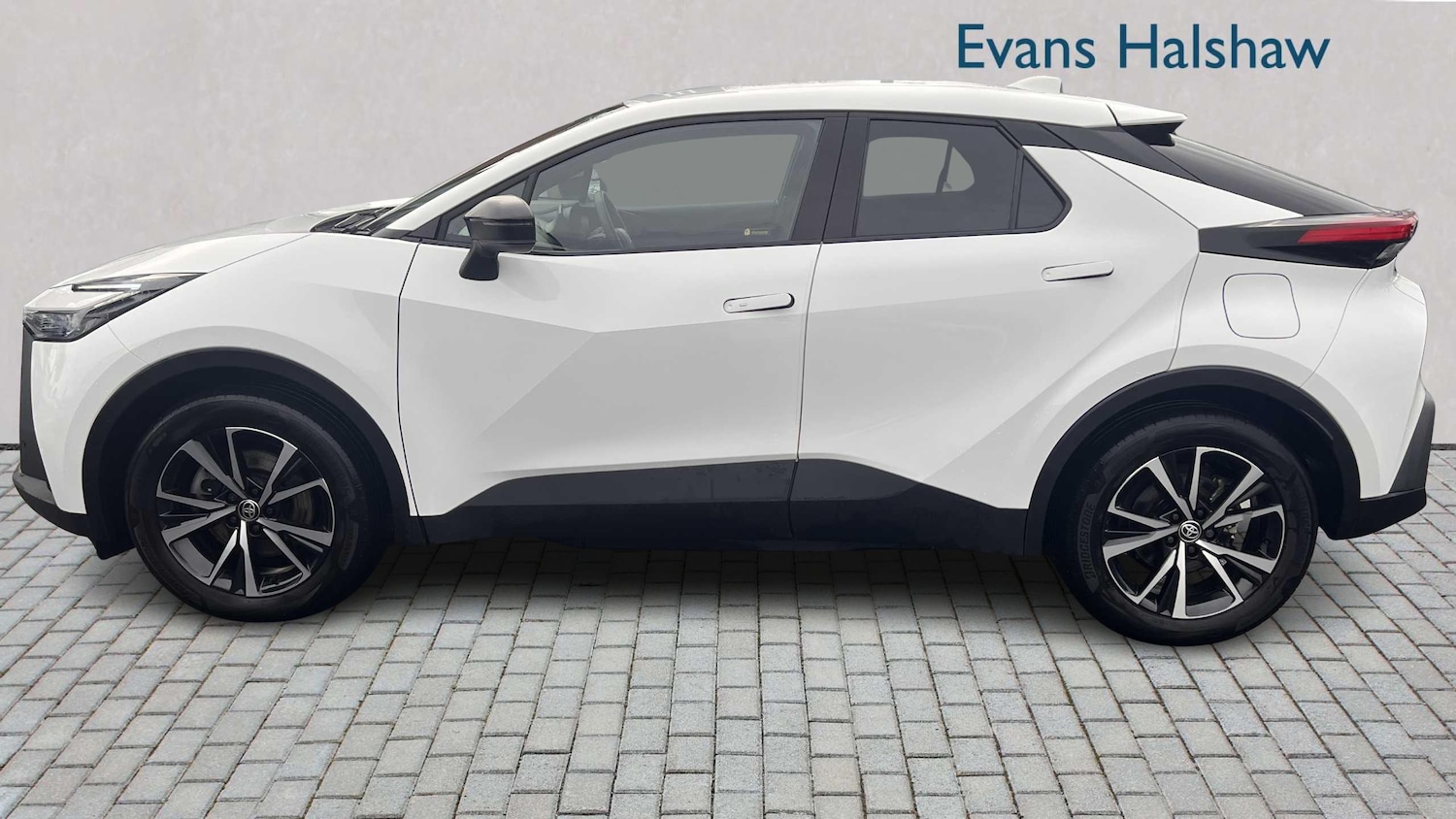 Used Toyota C-HR 2024 for sale - 77859542: Photo 4