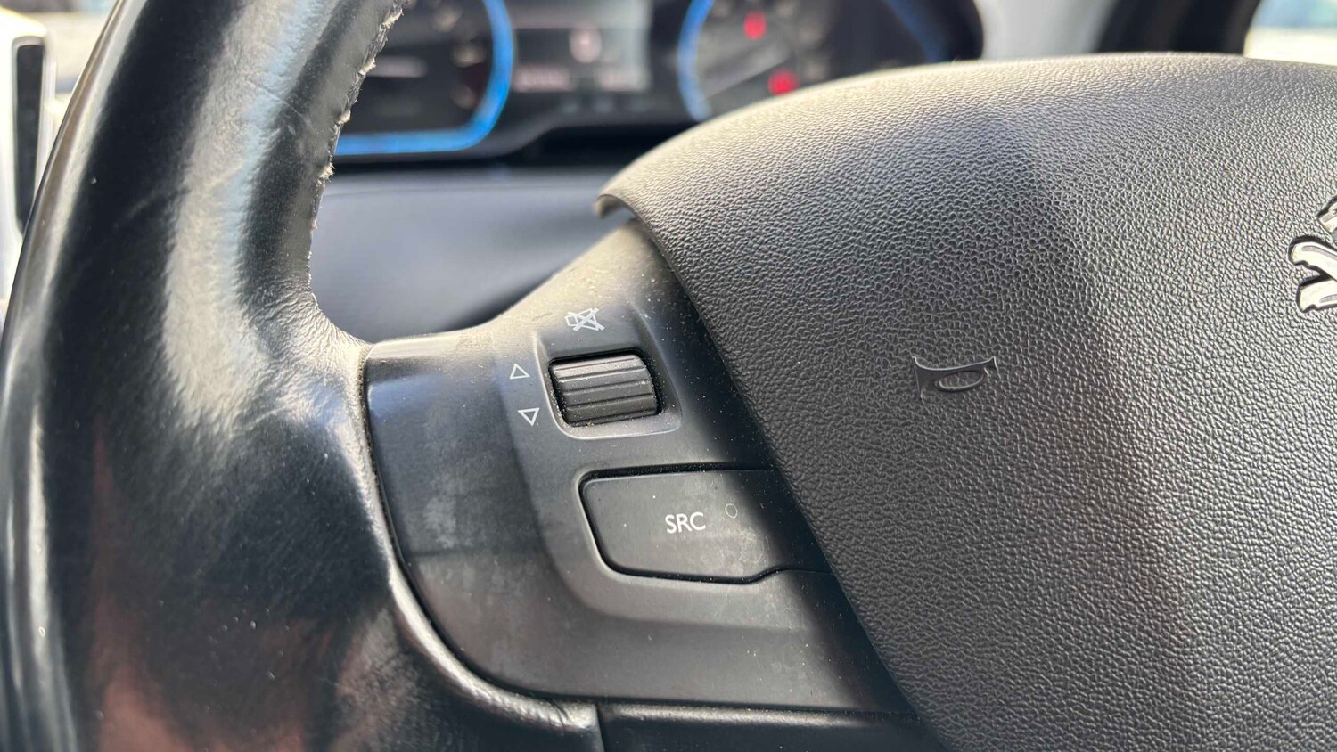 Used Peugeot 2008 for sale - 77857730: Photo 12