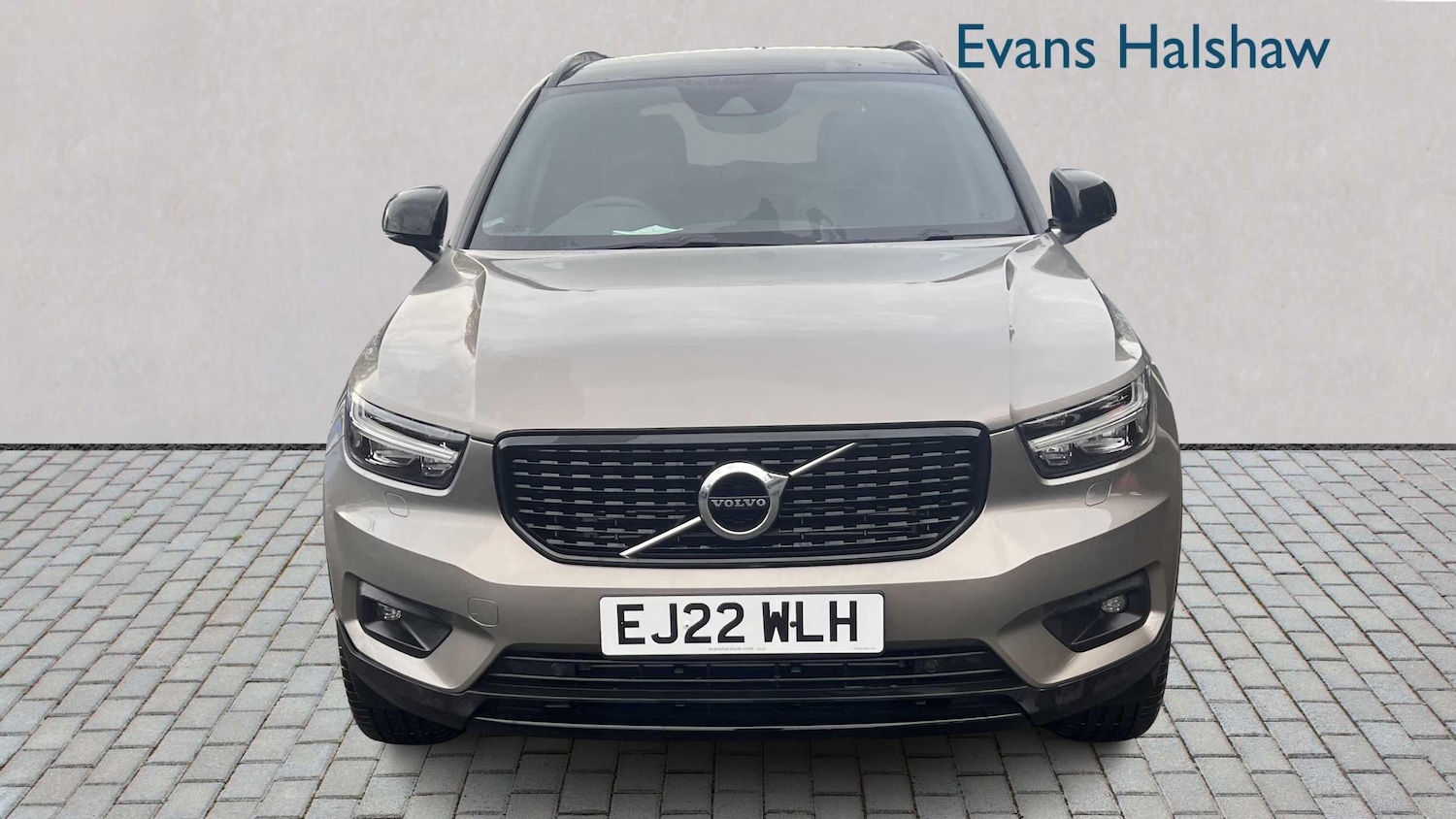 Used Volvo XC40 for sale - 77861093: Photo 2