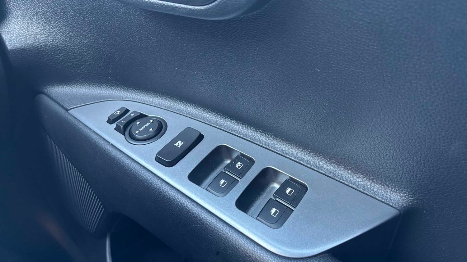 Used Kia Stonic for sale - 77857508: Photo 19