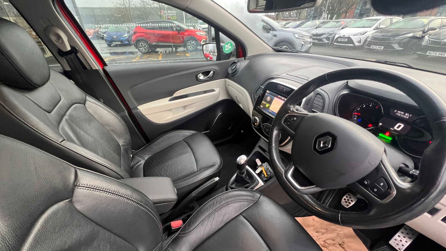 Used Renault Captur for sale - 77859921: Photo 11