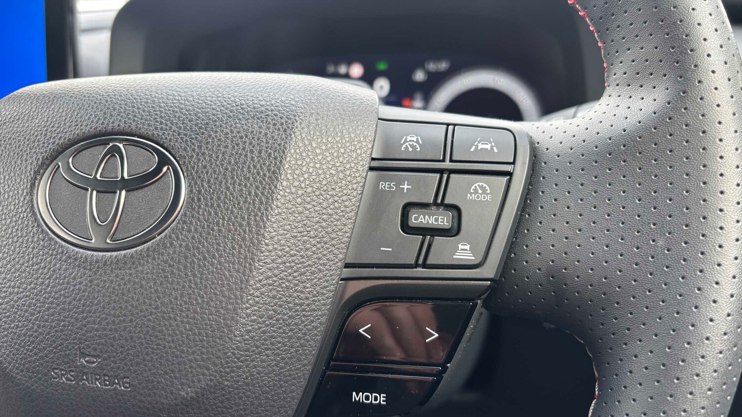 Used Toyota C-HR 2023 for sale - 77972975: Photo 15