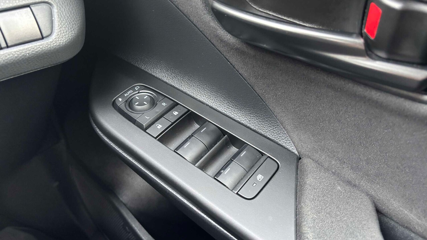 Used Toyota C-HR 2023 for sale - 77972975: Photo 18