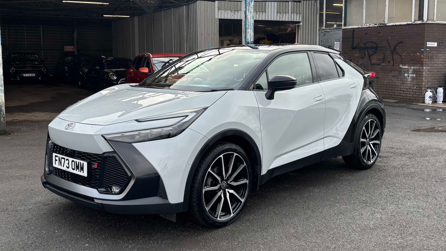 Used Toyota C-HR 2023 for sale - 77972975: Photo 3