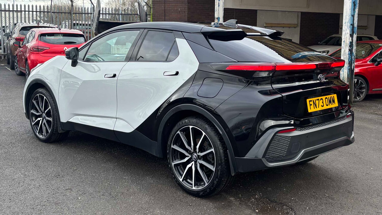 Used Toyota C-HR 2023 for sale - 77972975: Photo 5