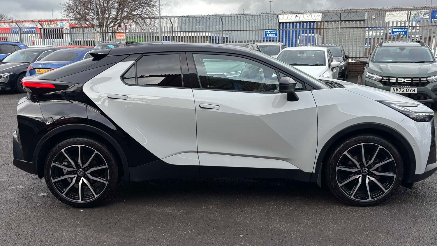 Used Toyota C-HR 2023 for sale - 77972975: Photo 8