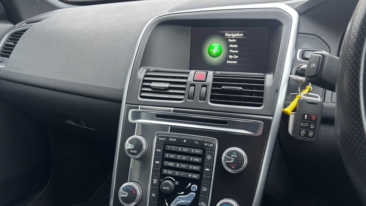 Used Volvo XC60 for sale - 77858986: Photo 17