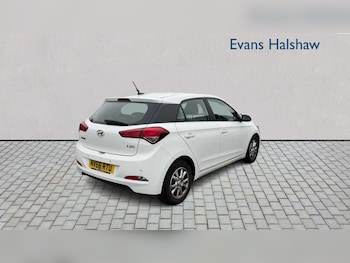 Used Hyundai i20 2017 for sale - 79239211: Photo