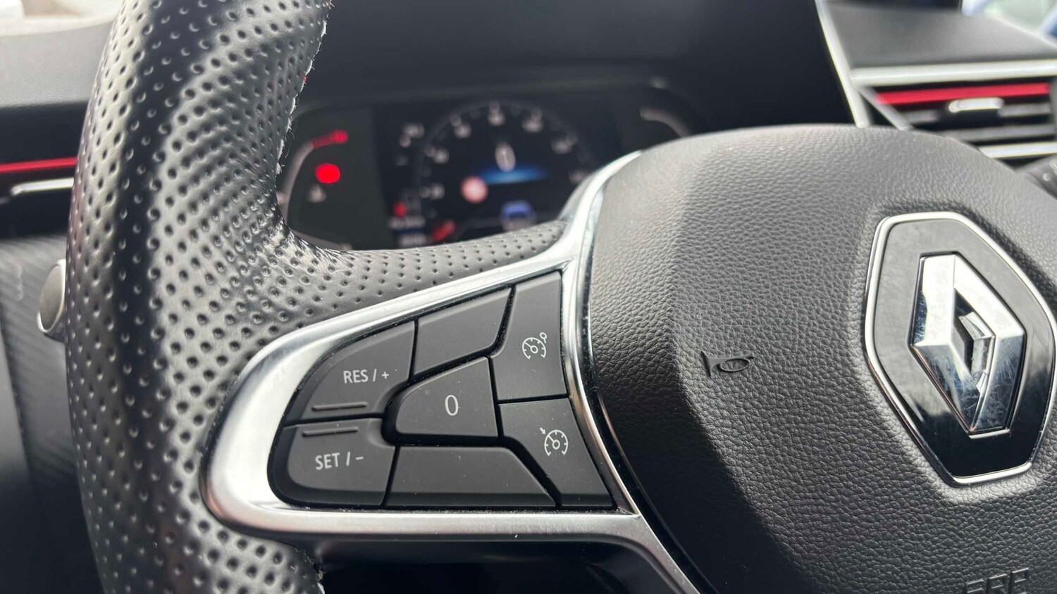 Used Renault Clio 2020 for sale - 77856595: Photo 12