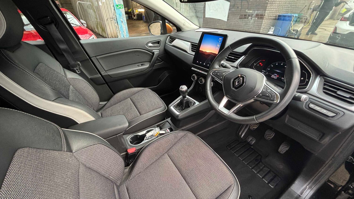 Used Renault Captur for sale - 77857676: Photo 10