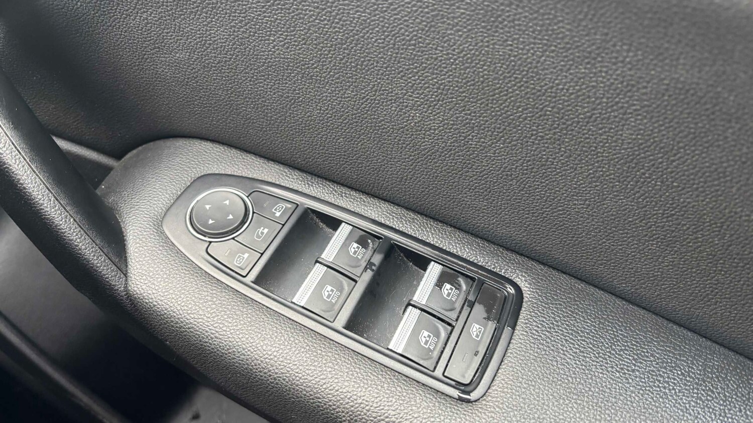 Used Renault Captur for sale - 77857676: Photo 18