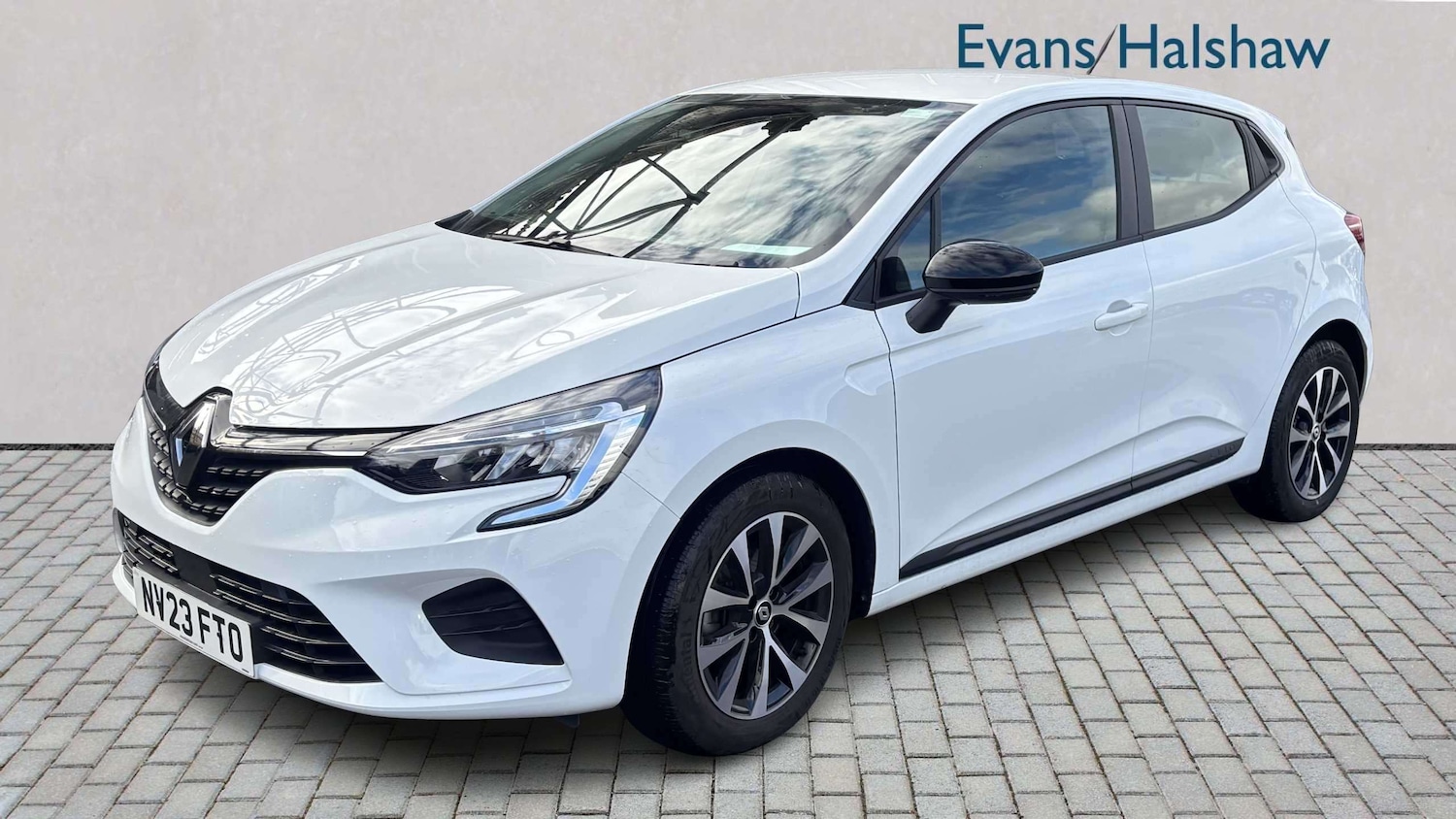 Used Renault Clio 2023 for sale - 78149182: Photo 3