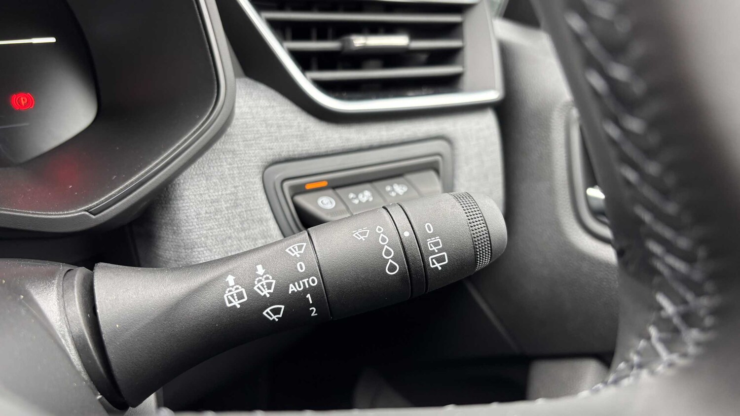 Used Renault Clio for sale - 77859790: Photo 26