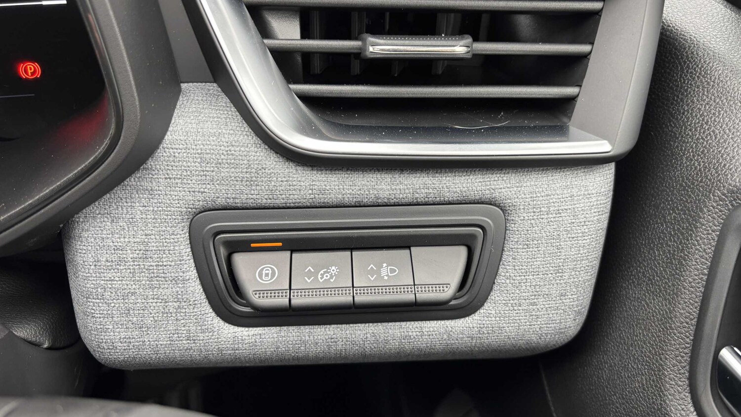 Used Renault Clio for sale - 77859790: Photo 29