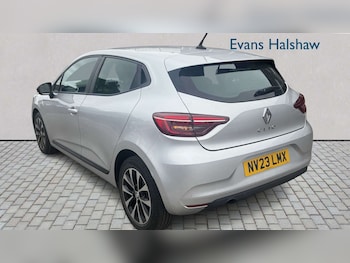 Used Renault Clio 2023 for sale - 79376749: Photo