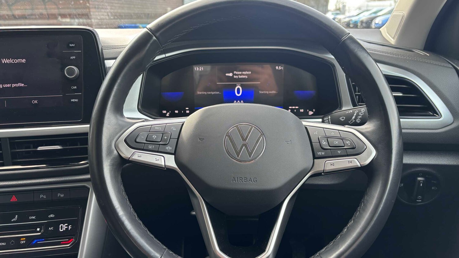 Used Volkswagen T-Roc for sale - 77857667: Photo 11