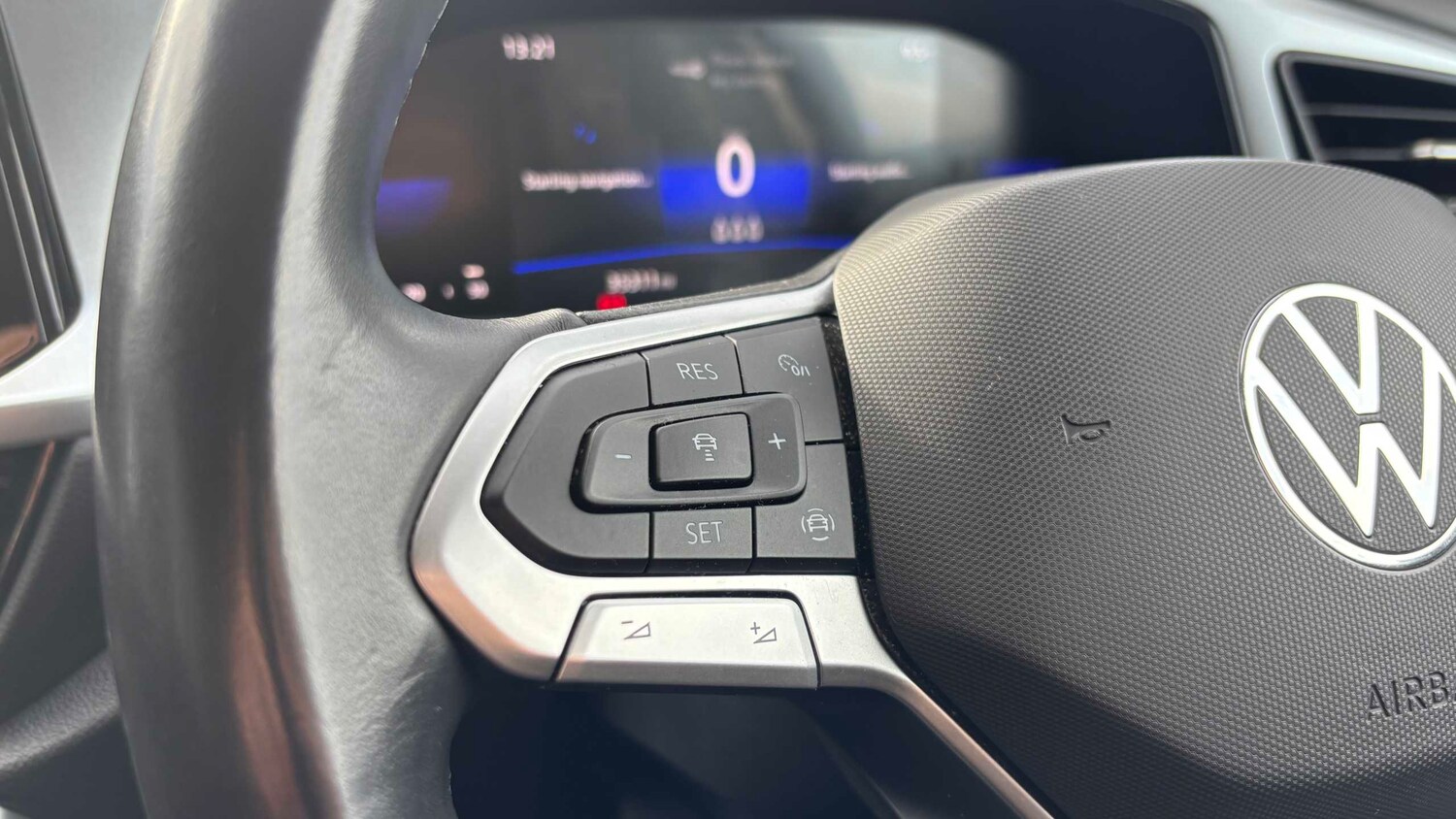 Used Volkswagen T-Roc for sale - 77857667: Photo 12