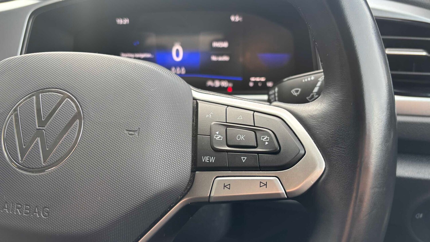 Used Volkswagen T-Roc for sale - 77857667: Photo 14