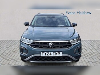 Used Volkswagen T-Roc 2024 for sale - 77857667: Photo