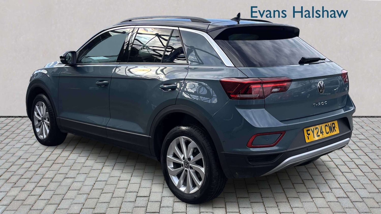 Used Volkswagen T-Roc for sale - 77857667: Photo 4